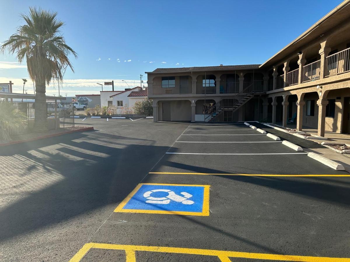 Travelodge By Wyndham パーカー エクステリア 写真